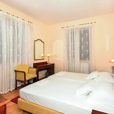 Zastolje Sleeps 6 Pool Air Con Wifi 别墅
